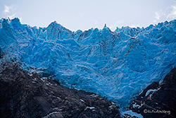 Ventisquero Colgante (h&auml;ngender Gletscher)