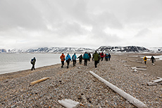 Wanderung am Strand von Sorgfjorden &ndash; Eolusneset