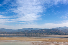 Aussicht von unserer Unterkunft &uuml;ber die Flusslandschaft im Jim Corbett Nationalpark