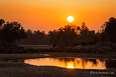 Sonnenuntergang &uuml;ber dem Banjar Fluss