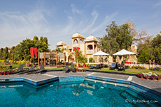 nachmittags am Pool im &sbquo;The Heritage Village Manesar&rsquo;, Delhi