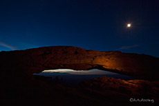 D&auml;mmerung an der Mesa Arch, Canyonlands Nationalpark