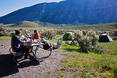 Gem&uuml;tliches Fr&uuml;hst&uuml;ck auf der Campsite, Yellowstone Nationalpark
