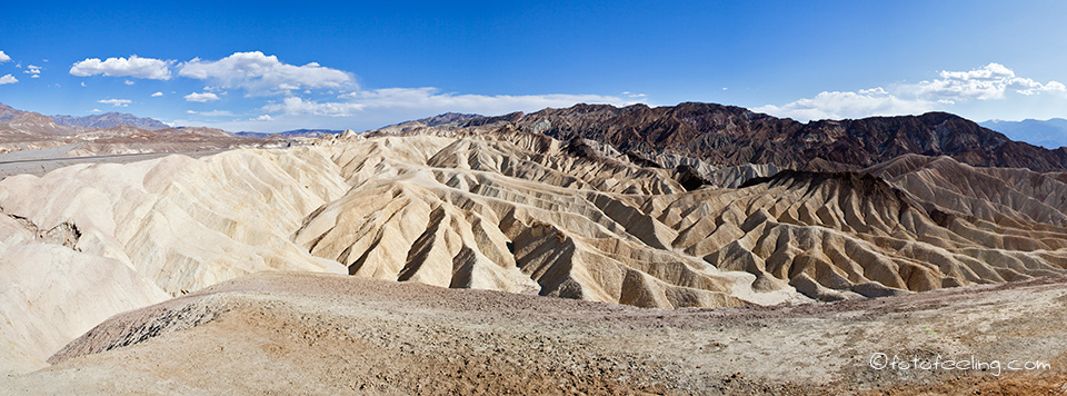 Zabriskie Point - Versteinerte Sandd&uuml;nen im Death Valley