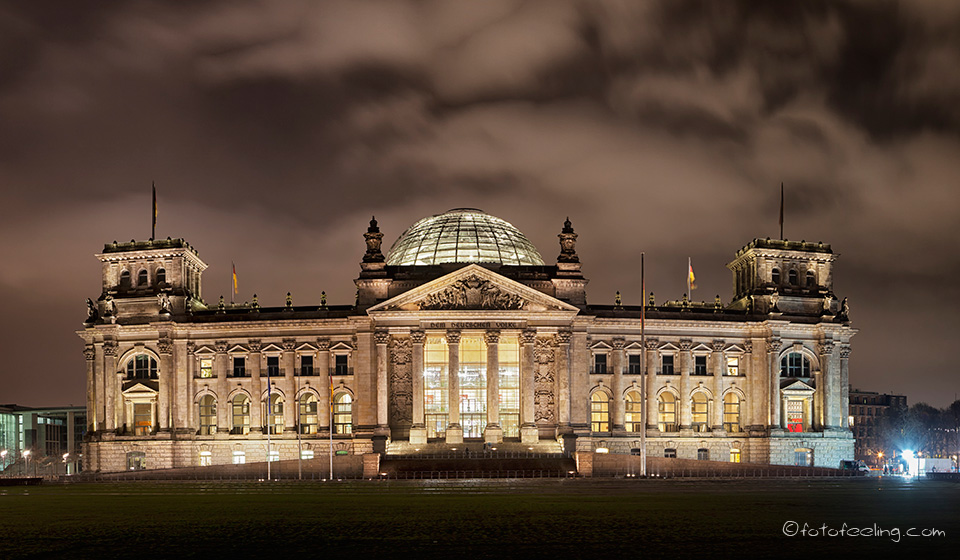 Reichtagsgeb&auml;ude mit der Reichtagskuppel, Berlin
