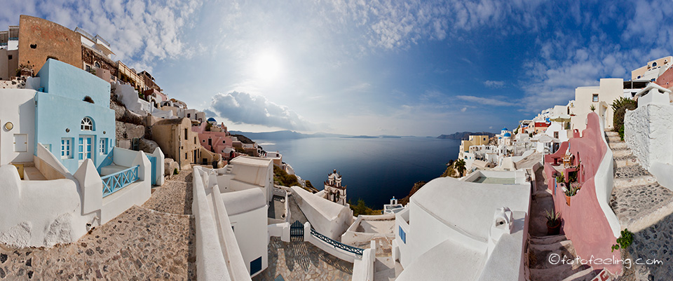 Oia, eine wundersch&ouml;ne Stadt mit vielen Wegen